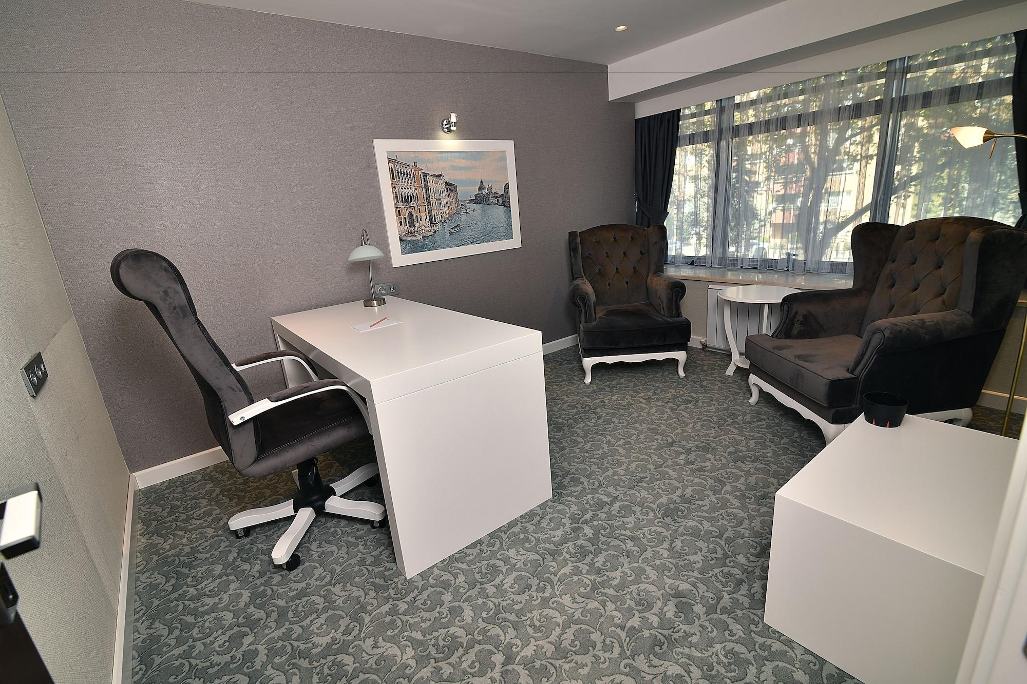 Hotel Guevenay Business 4*